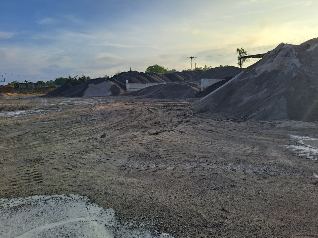 Graded ballast and chips stockpiles at the Jaribuni quarry yard